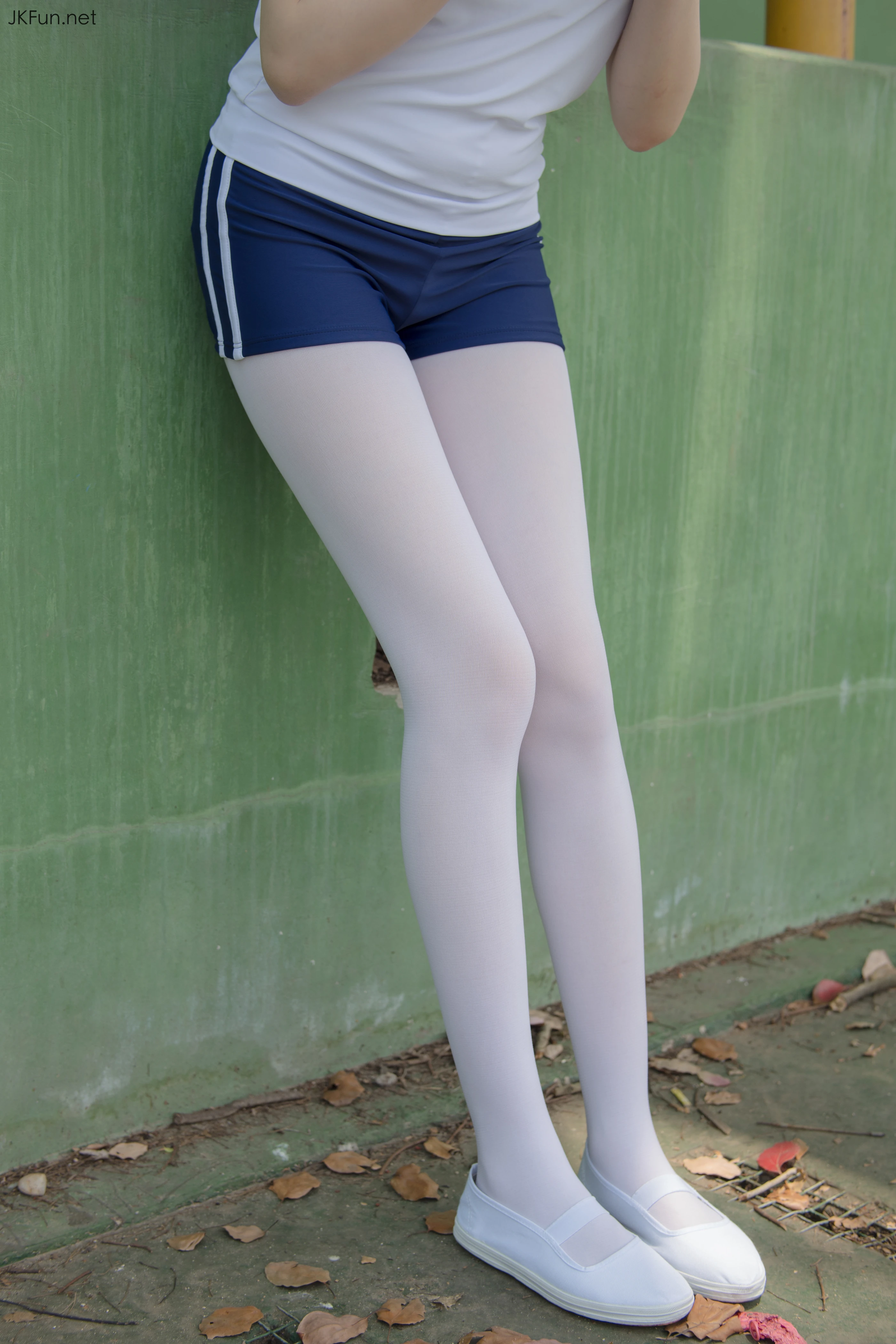 森萝财团 [JKFUN-019] 80D白丝外景体操服 Aika [107P 1V]插图2